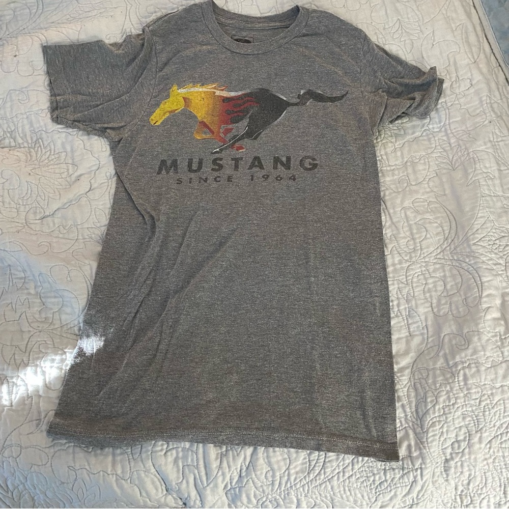 Ford Mustang womens grey t shirt small
